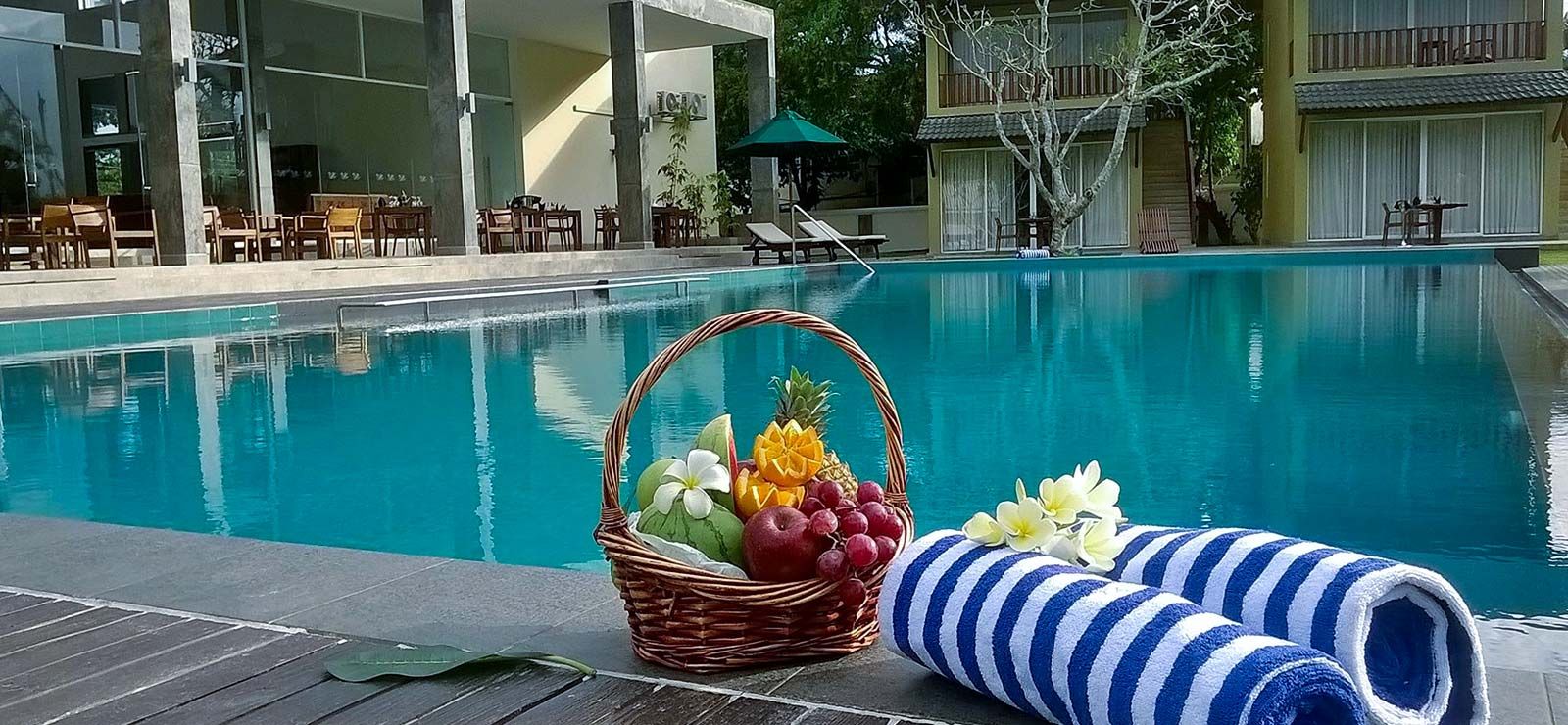 حوض السباحة صورة