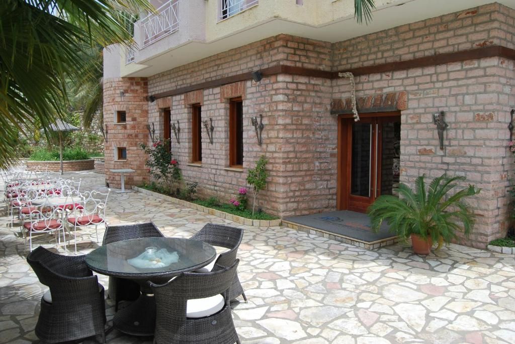 شرفة مرصوفة