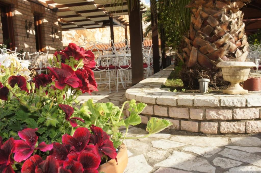 شرفة مرصوفة