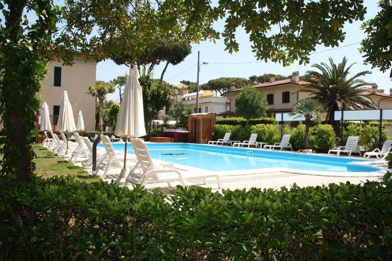 حوض السباحة صورة