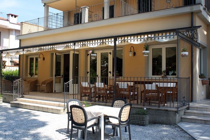 شرفة مرصوفة