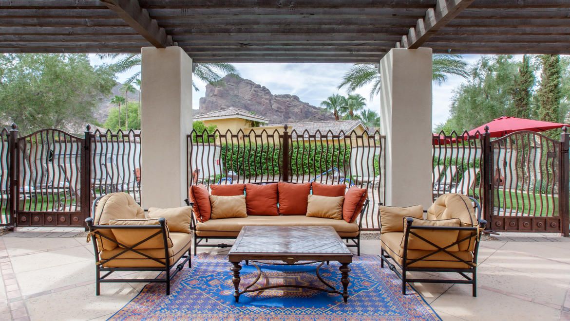 شرفة مرصوفة