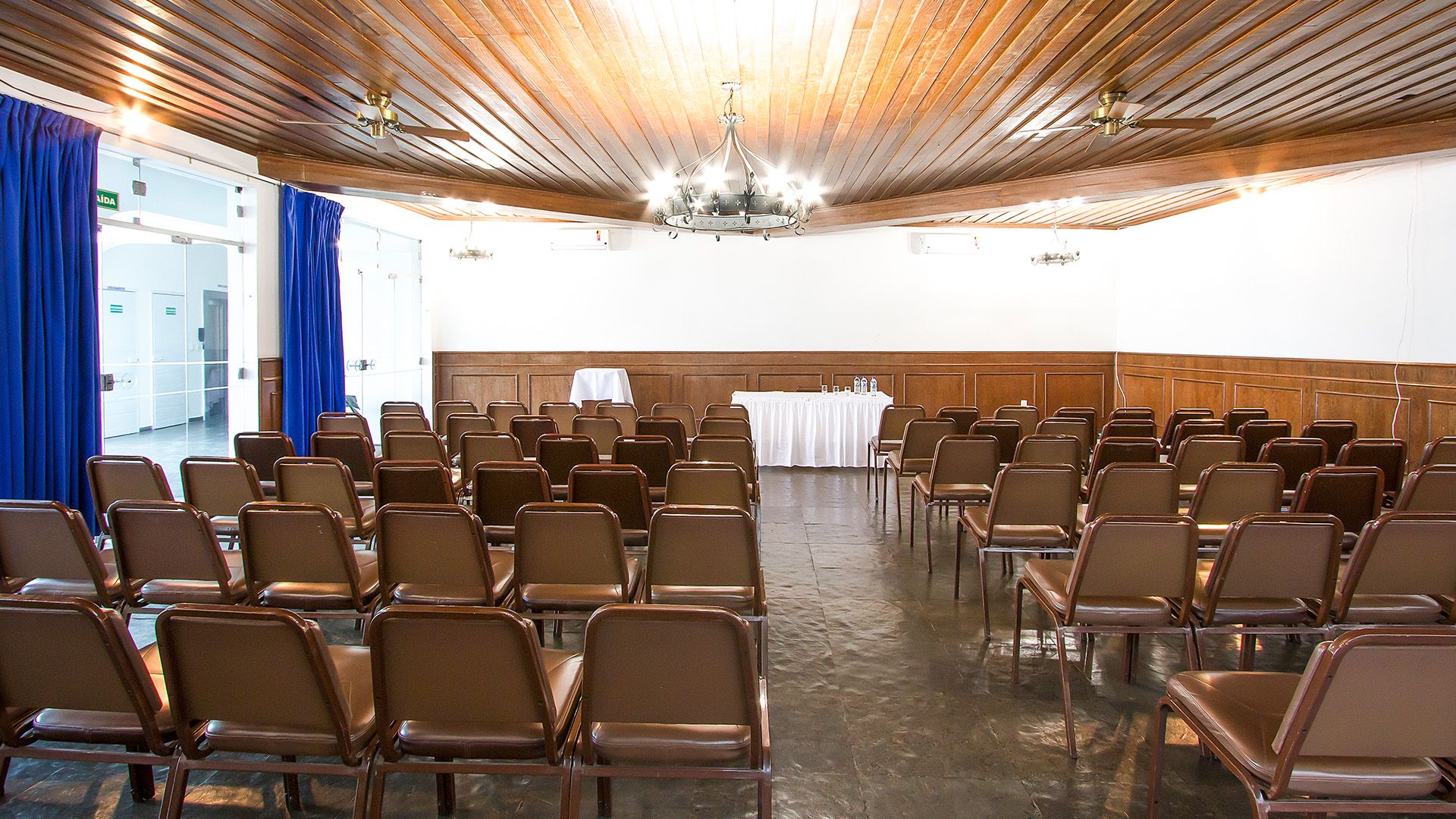 غرفة الاجتماعات