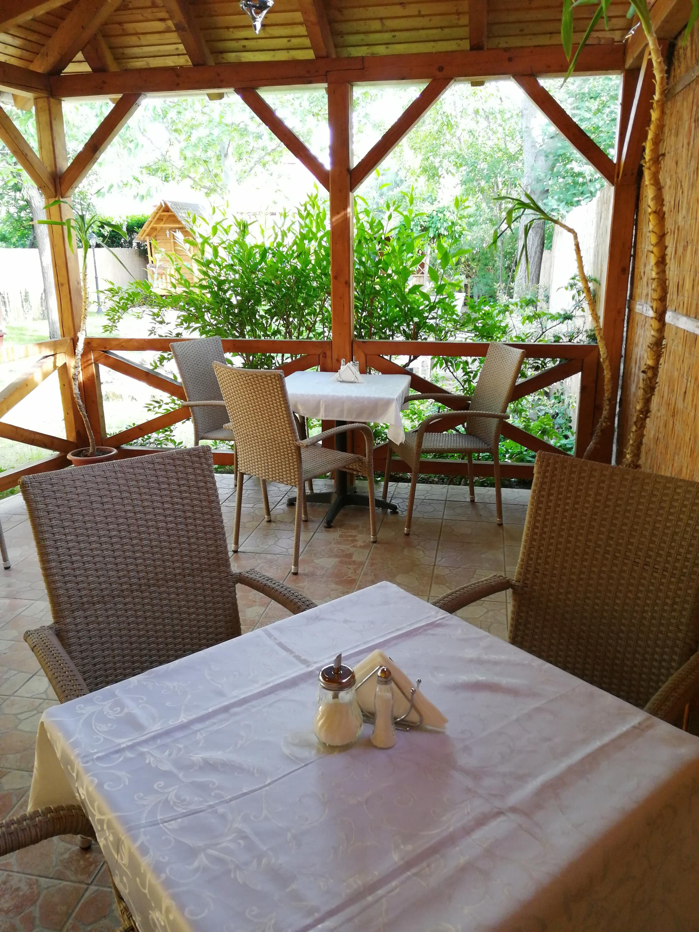 شرفة مرصوفة