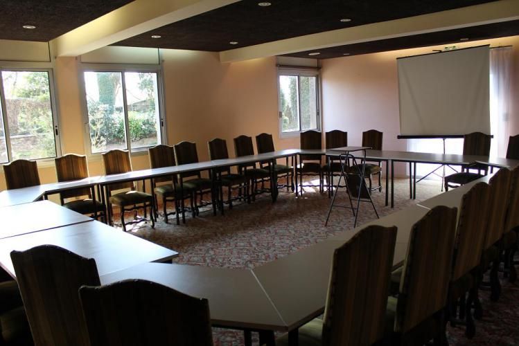 غرفة الاجتماعات