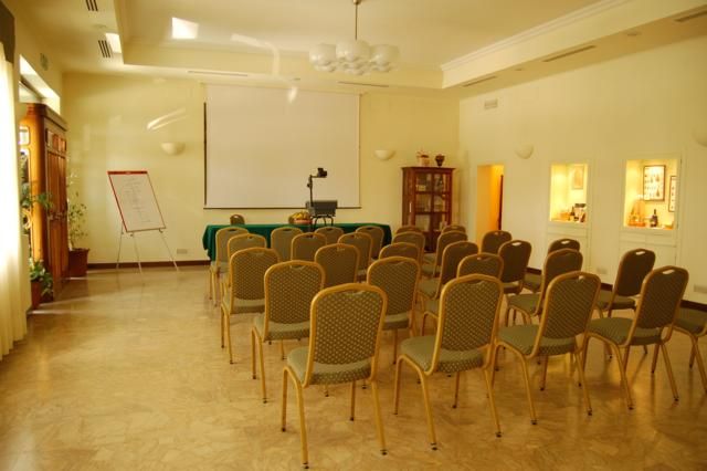 غرفة الاجتماعات