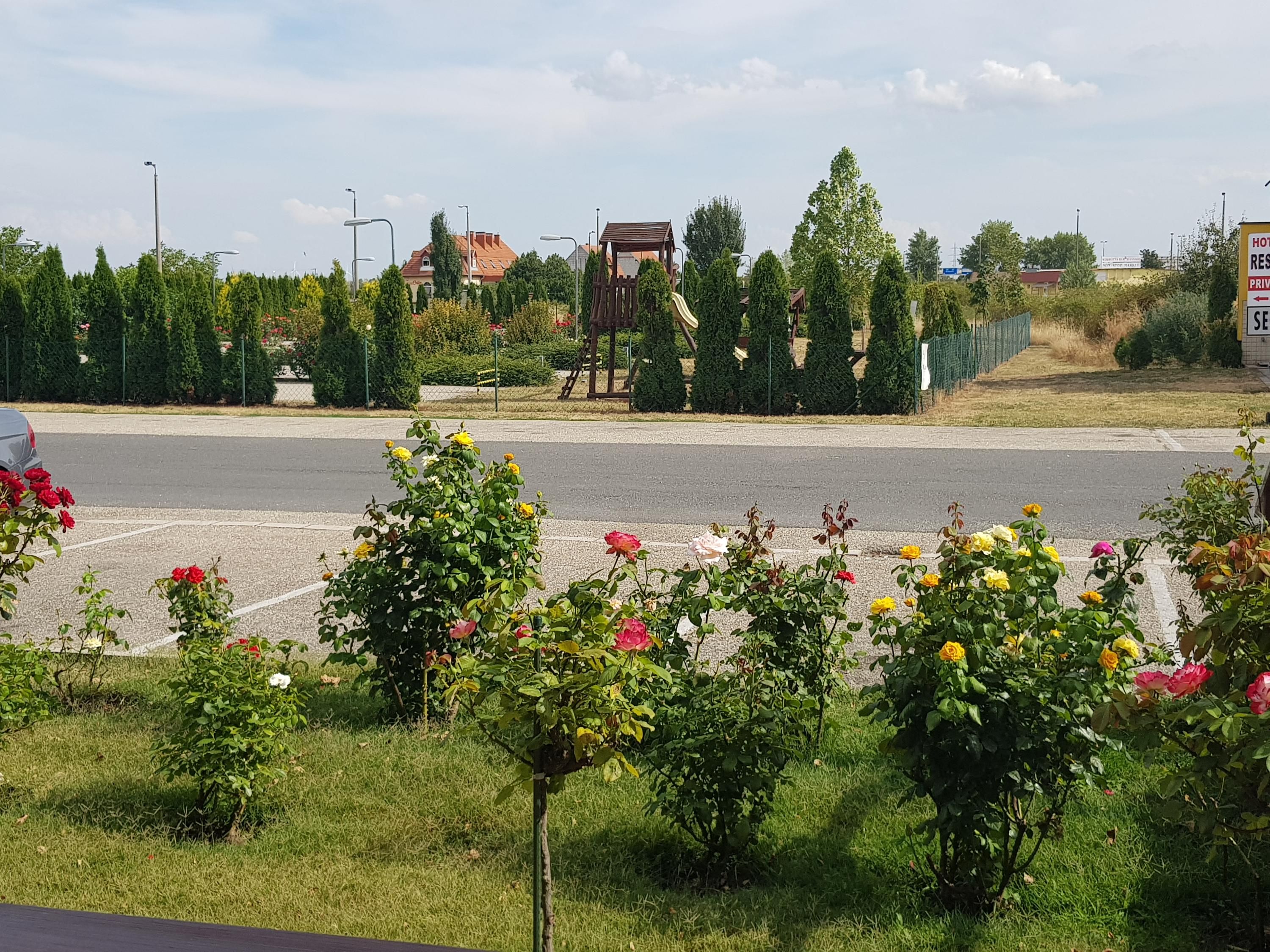 موقف سيارات