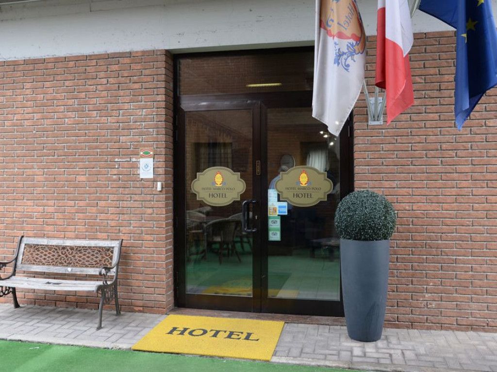 مدخل الفندق