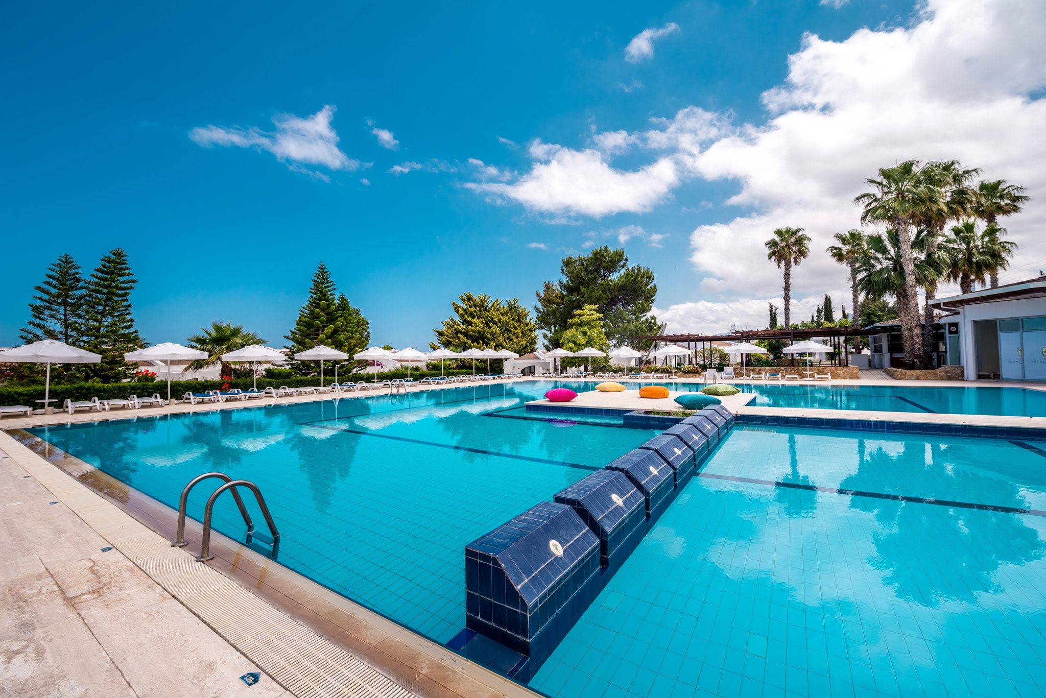 حوض السباحة صورة