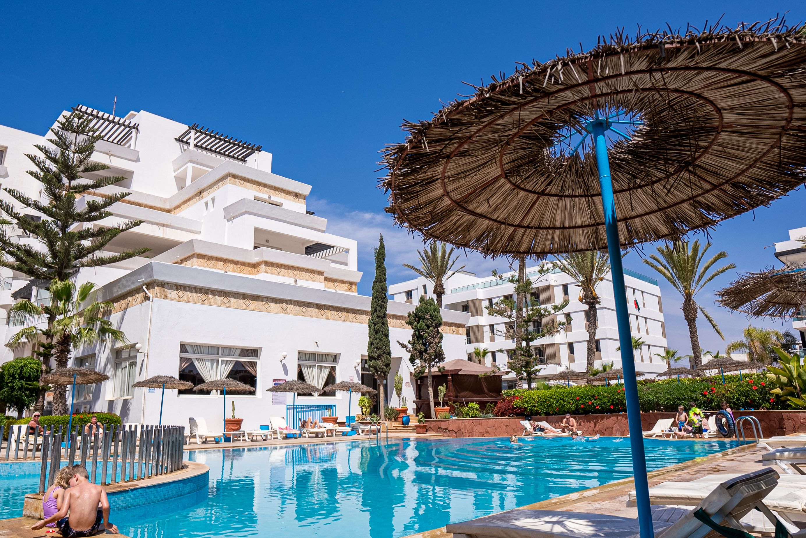 حوض السباحة