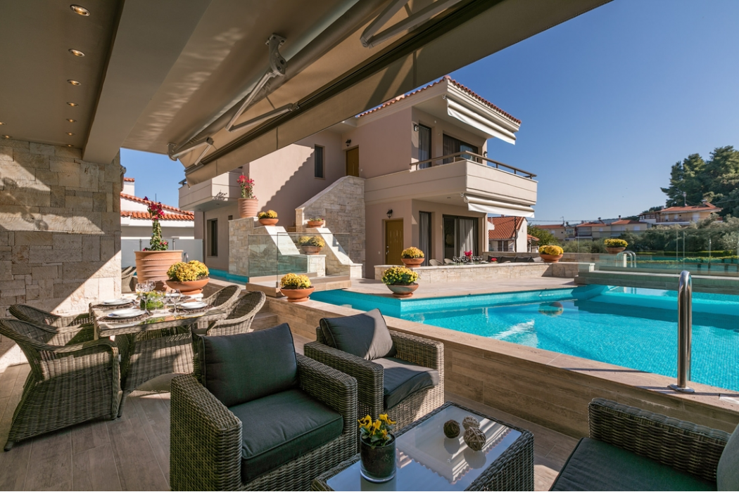 حوض السباحة صورة