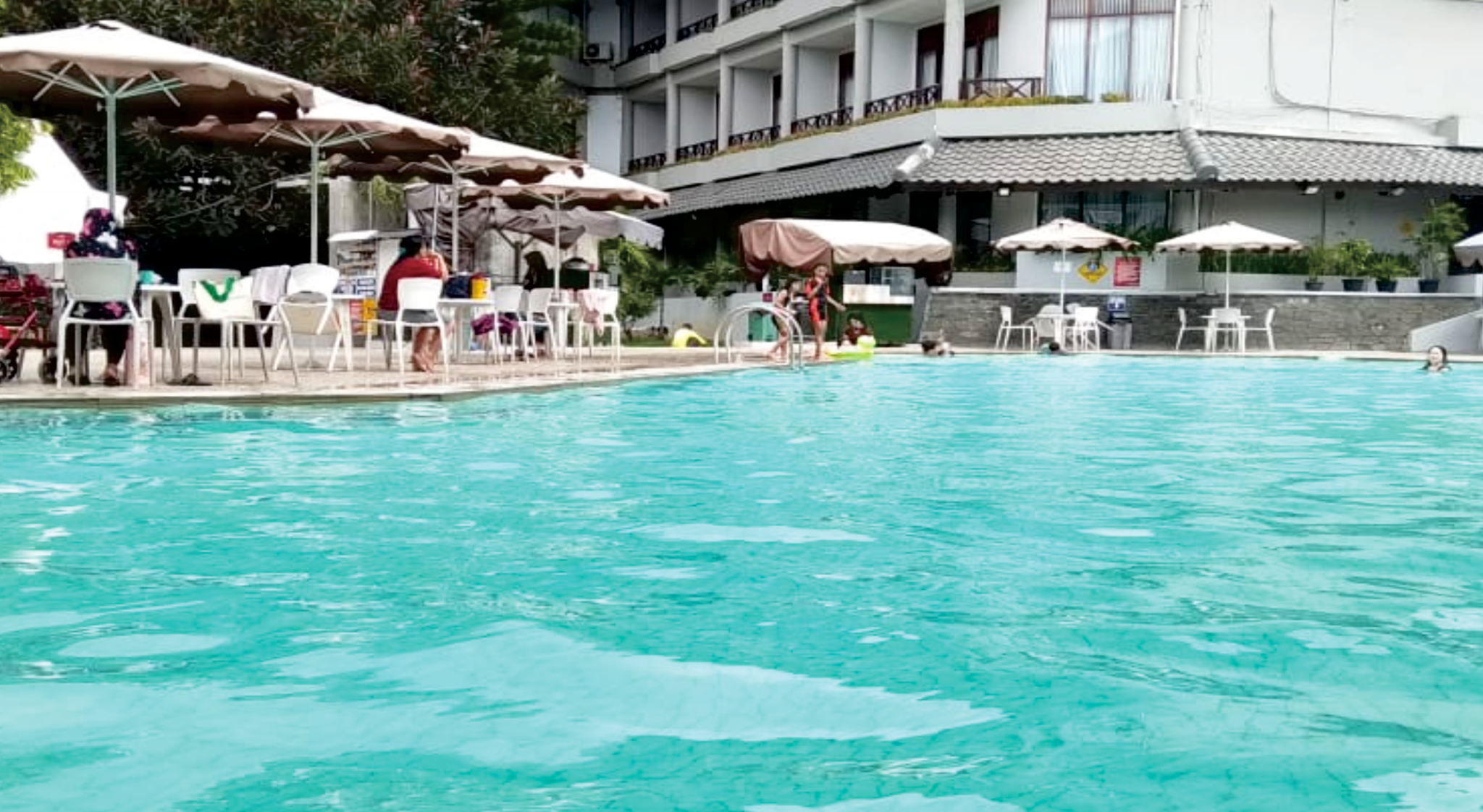 حوض السباحة صورة