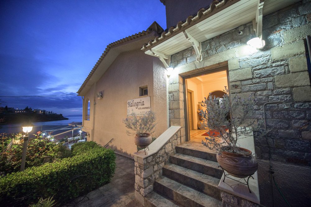 مدخل الفندق صورة