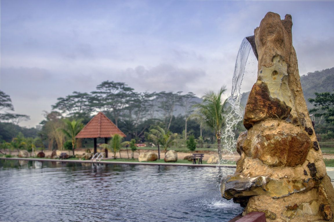 حوض السباحة صورة