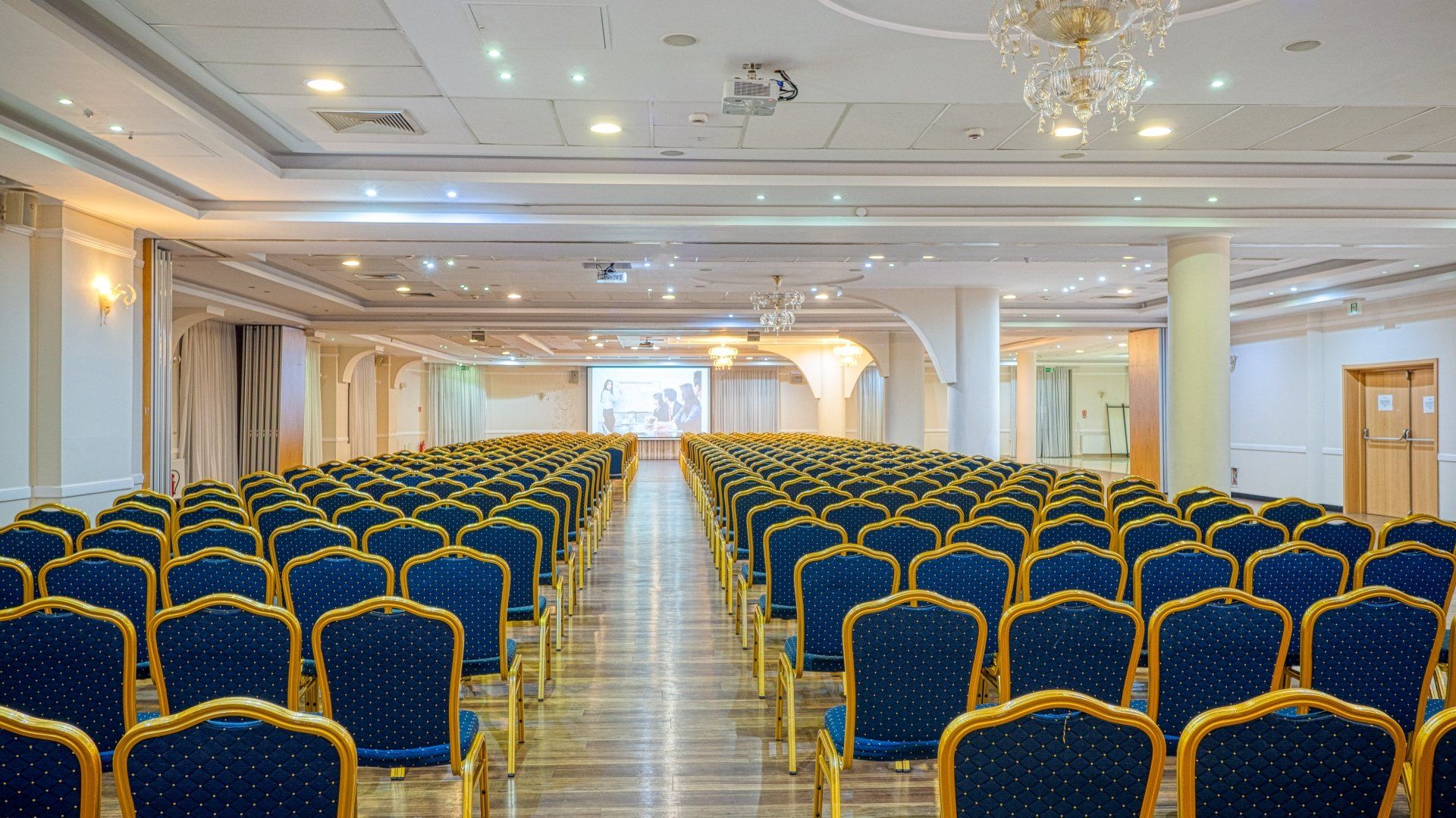 غرفة الاجتماعات