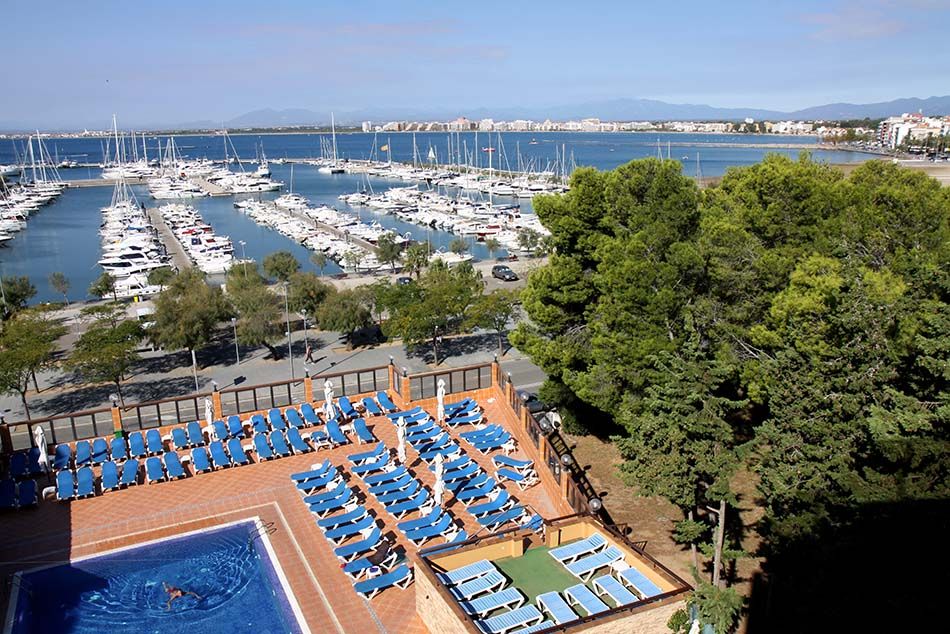 حوض السباحة صورة